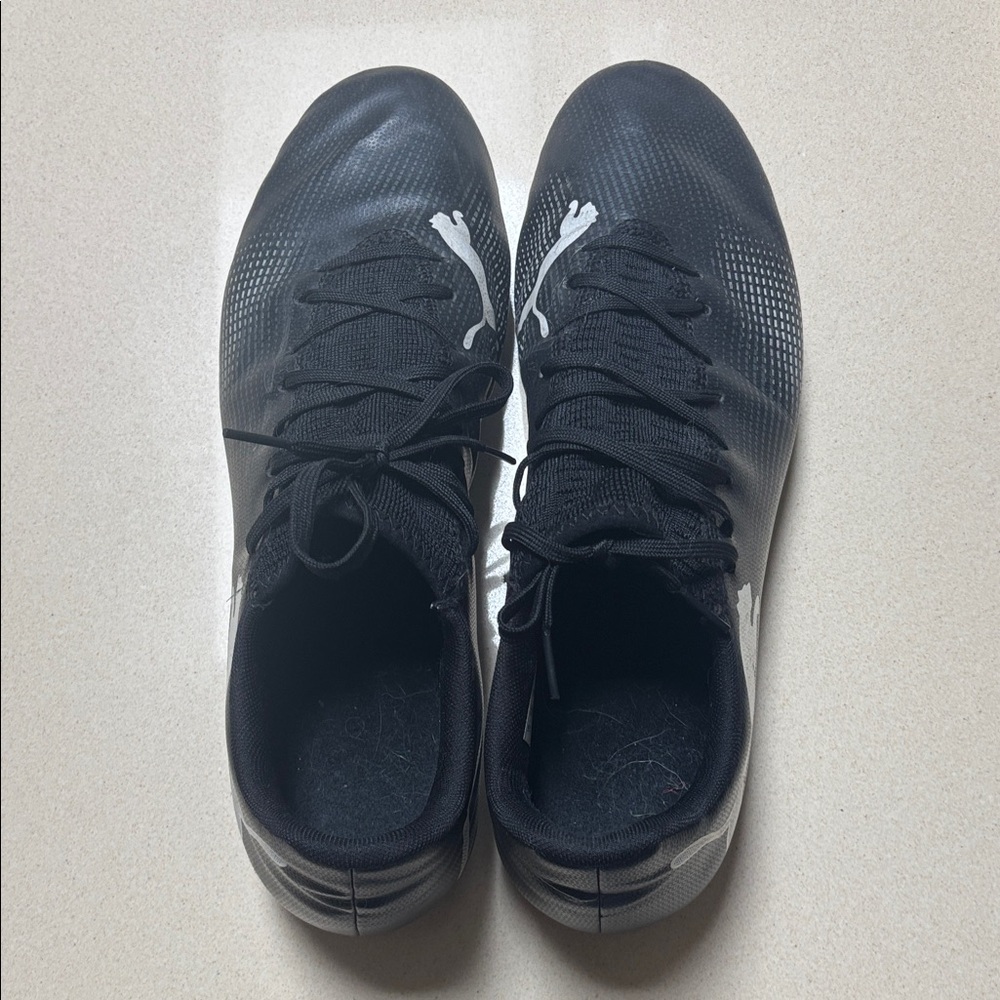 Puma Men's Black and White Athletic Shoes